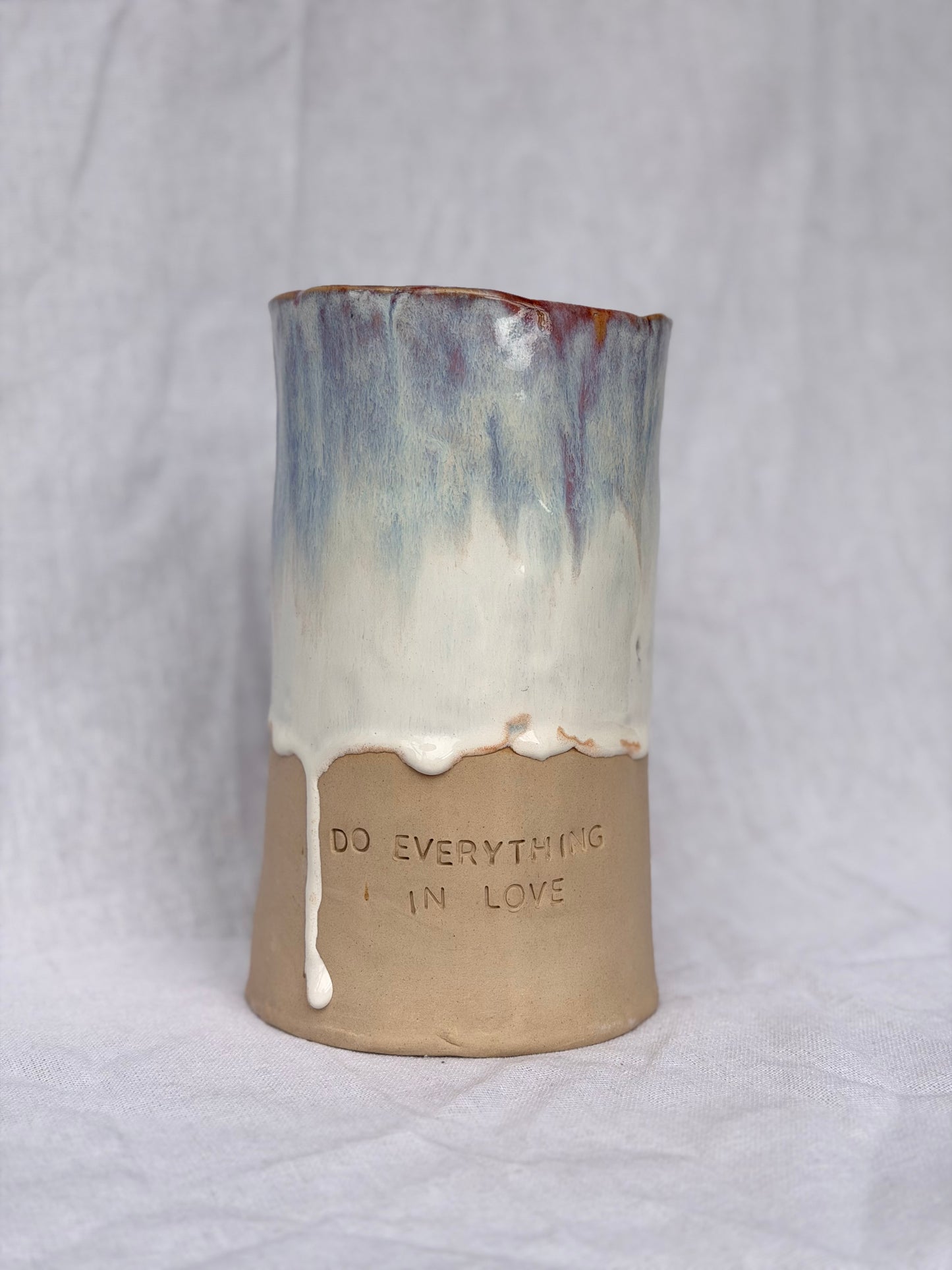 ‘Do everything in love’ ceramic vase / utensil holder