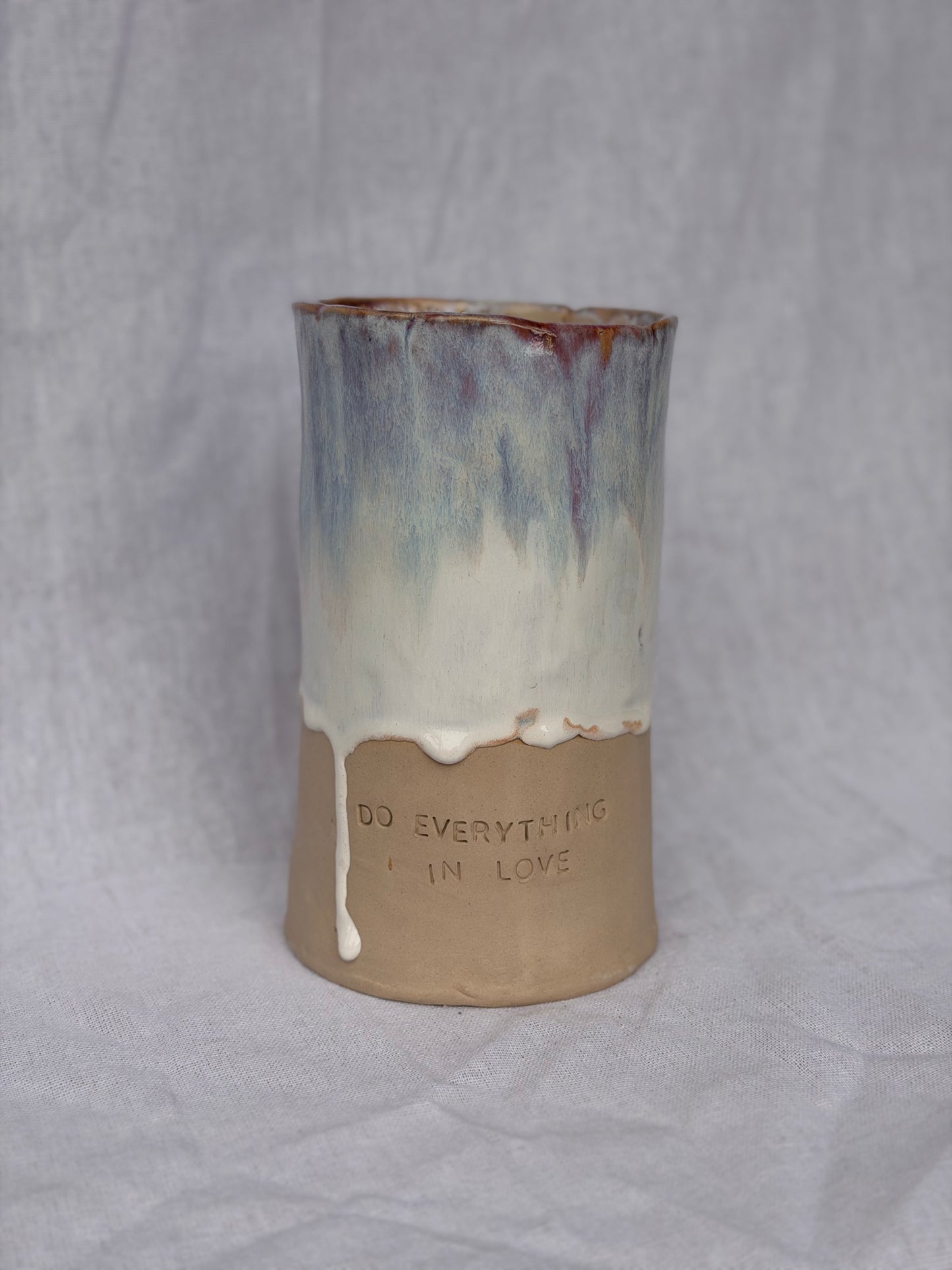 ‘Do everything in love’ ceramic vase / utensil holder